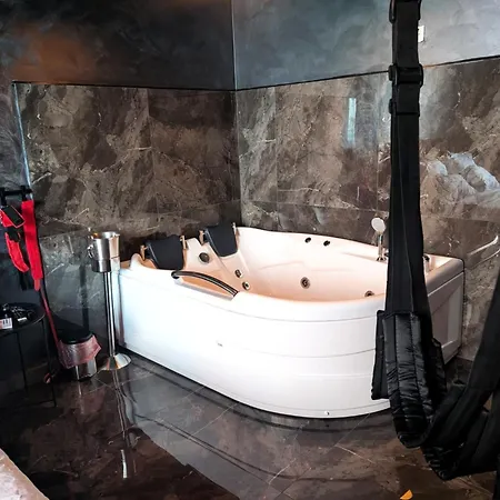 - Jacuzzi * Bucarest