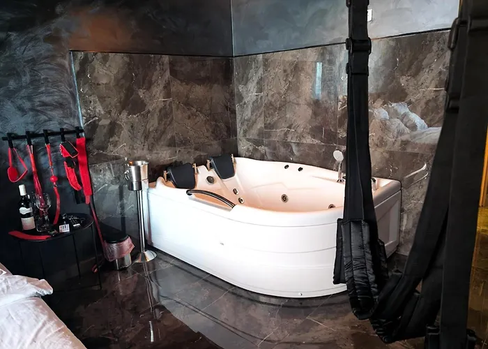 - Jacuzzi * 布加勒斯特