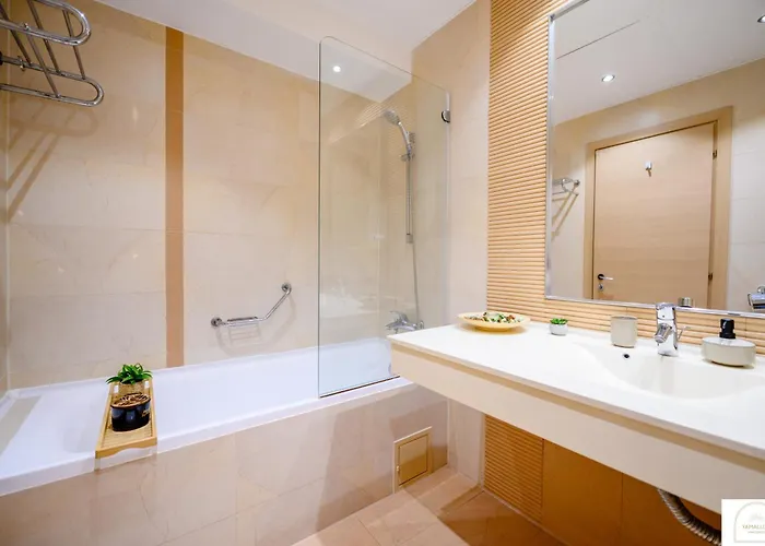 - Jacuzzi Апартаменты Бухарест